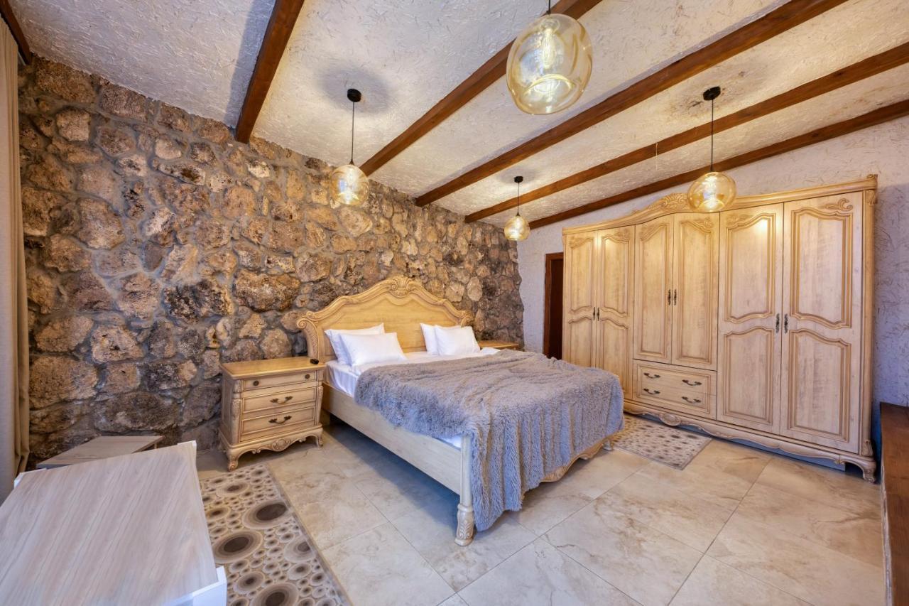 Alpine Castle Hotel Dilijan Exterior foto
